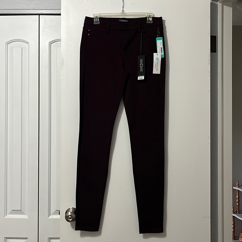 Skinny pant with lots of stretch!  Can be dressed up or down!  Beautiful color!!